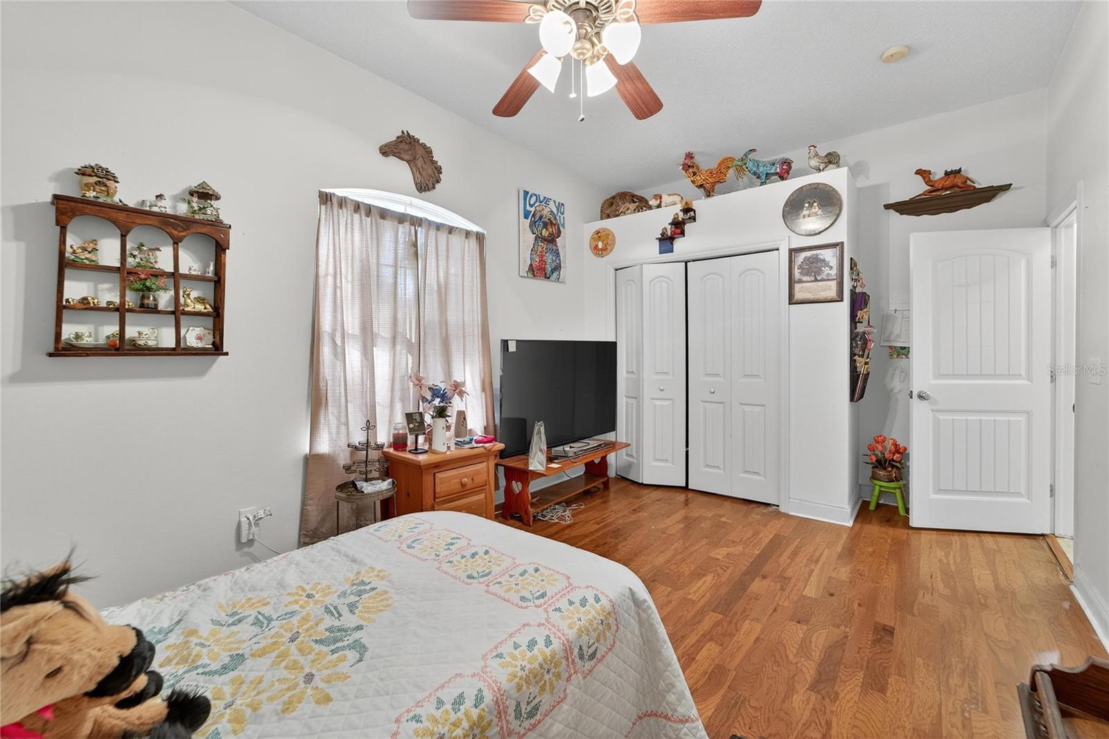 Image 40 of 99 For 332 Holloway Road