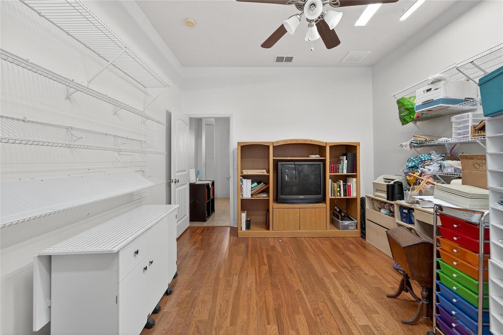 Image 46 of 99 For 332 Holloway Road