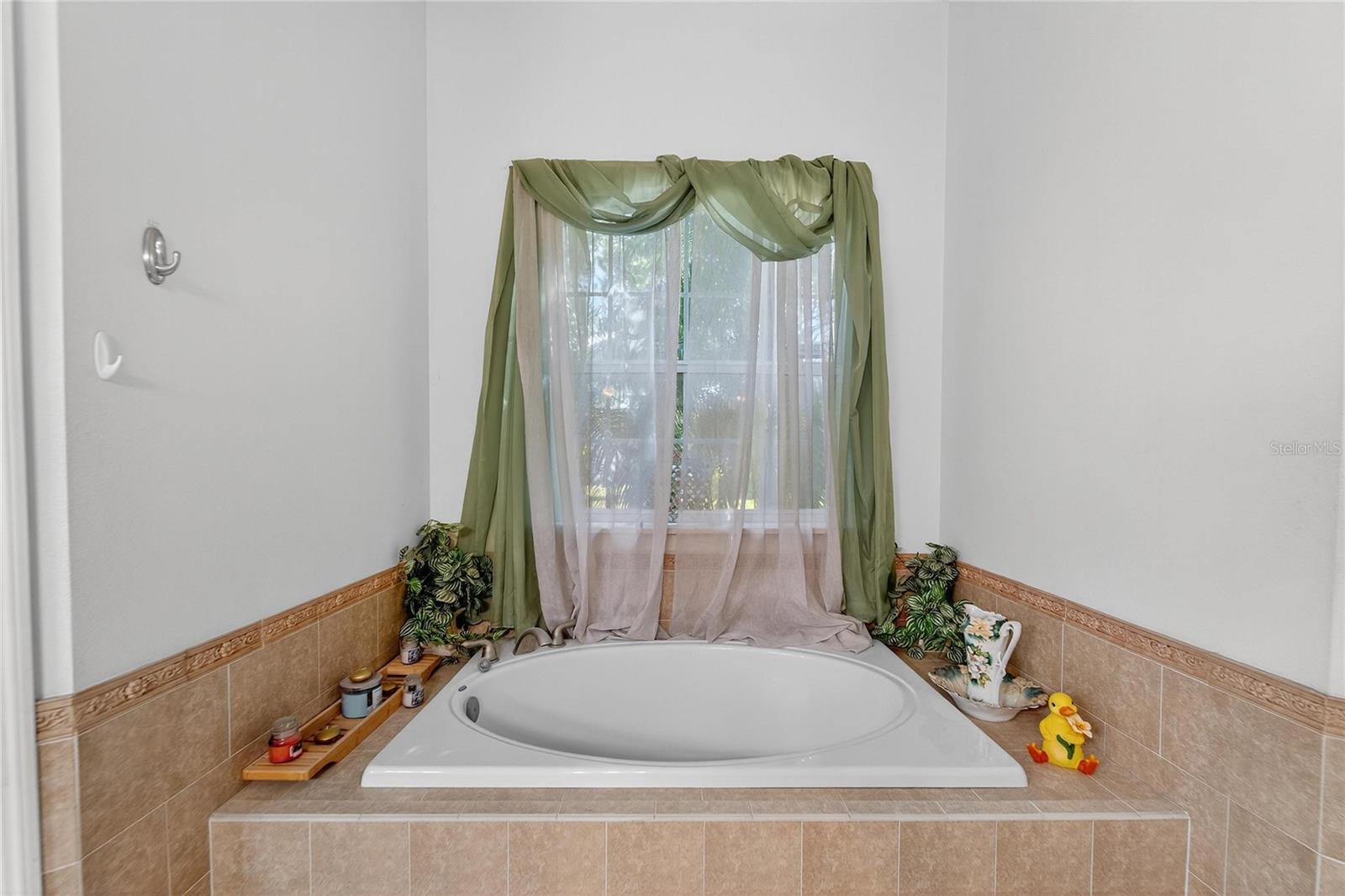 Image 48 of 99 For 332 Holloway Road