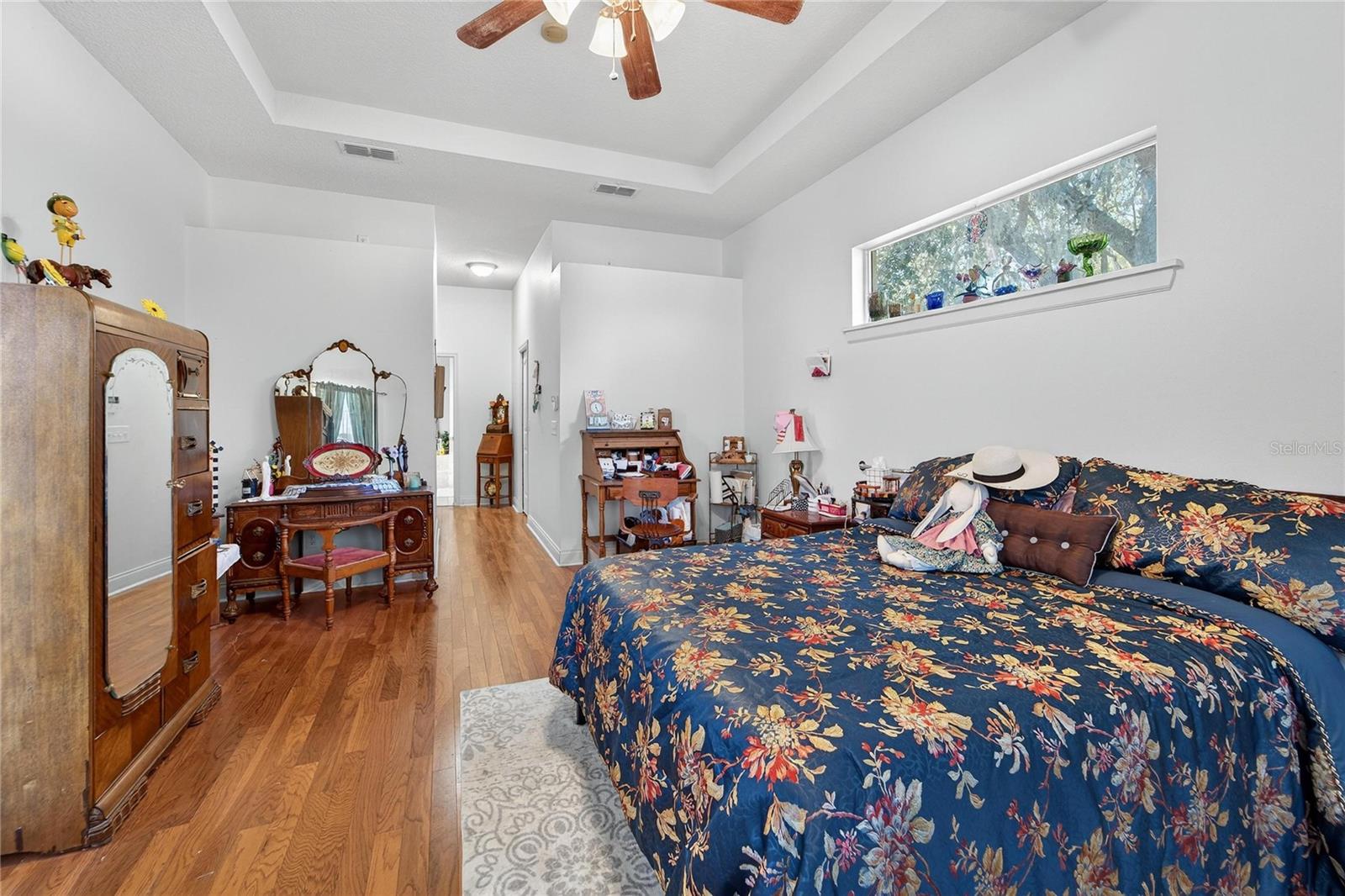 Image 55 of 99 For 332 Holloway Road