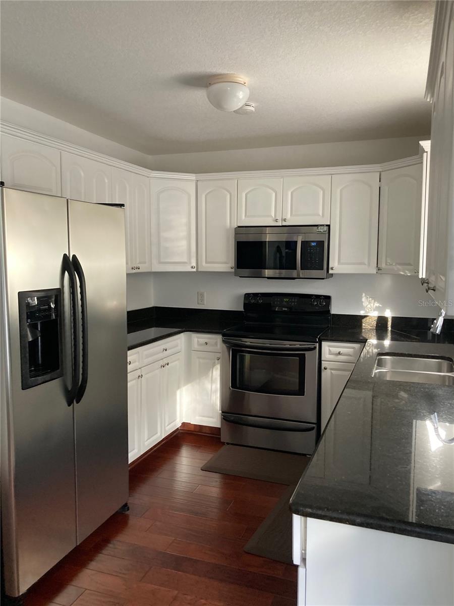 Image 12 of 32 For 1702 North Street