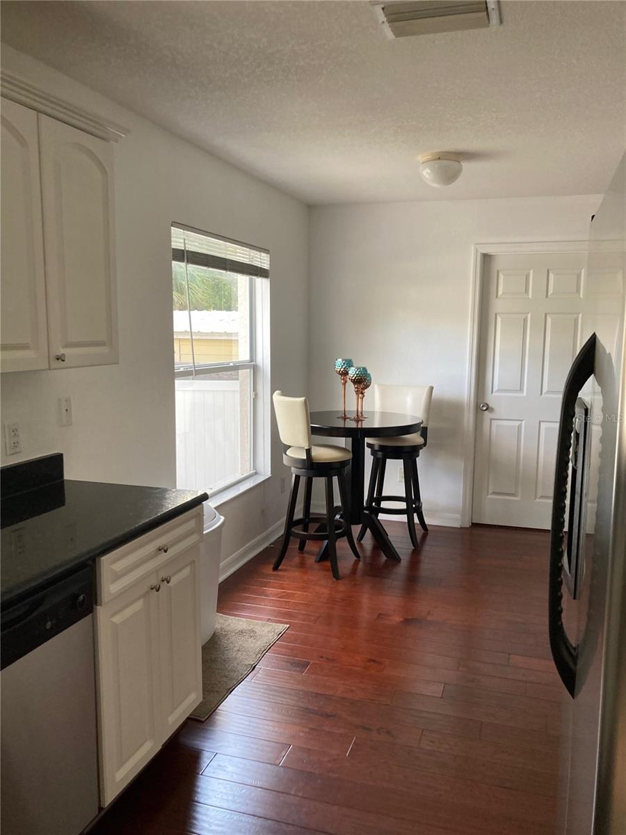 Image 14 of 32 For 1702 North Street