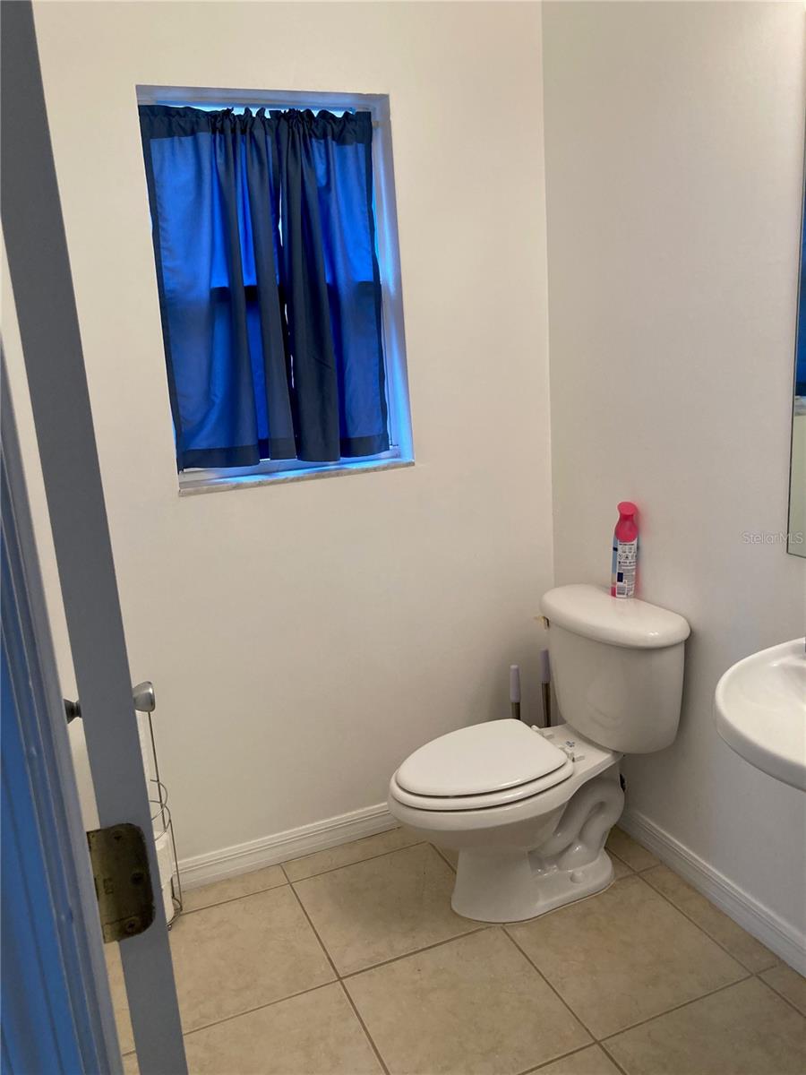 Image 15 of 32 For 1702 North Street