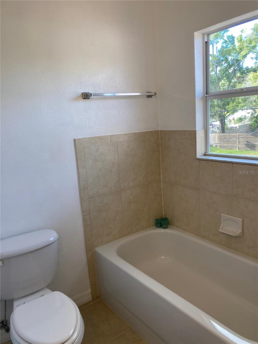 Image 25 of 32 For 1702 North Street