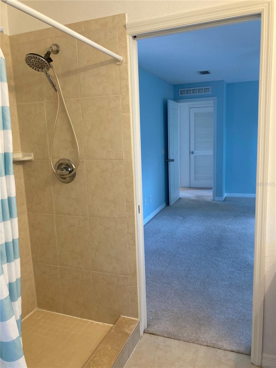 Image 26 of 32 For 1702 North Street