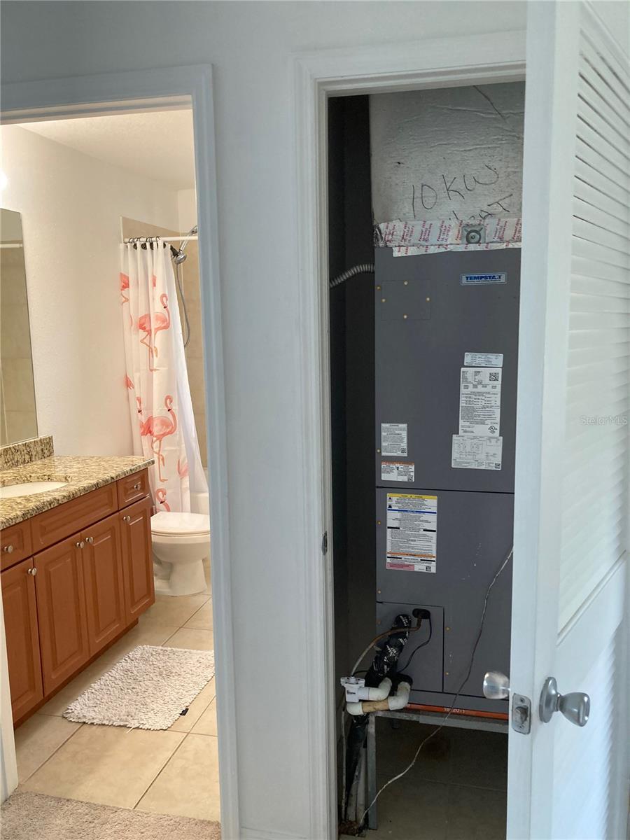 Image 27 of 32 For 1702 North Street