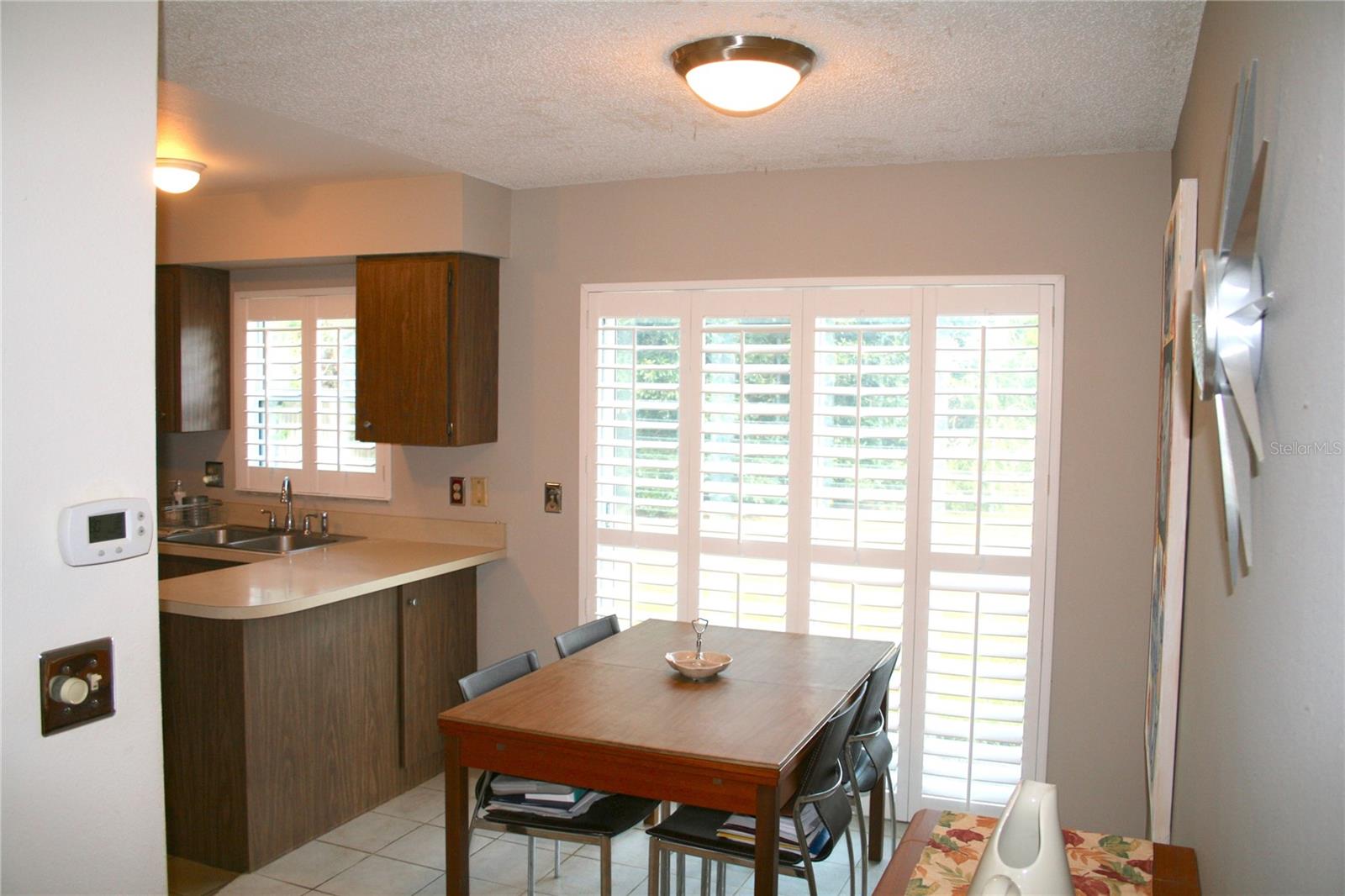 Image 10 of 25 For 2567 Knoll Street W