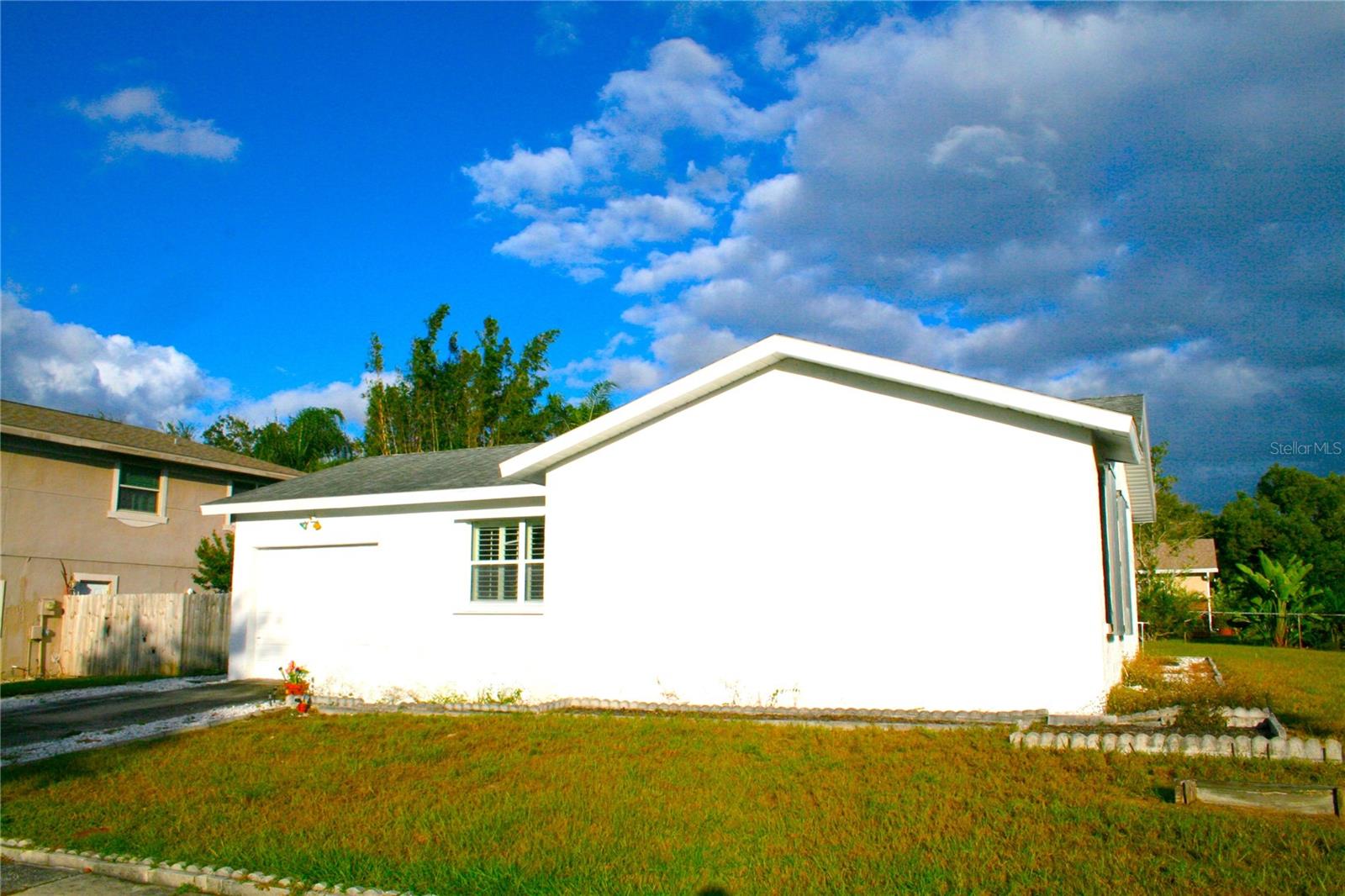 Image 2 of 25 For 2567 Knoll Street W