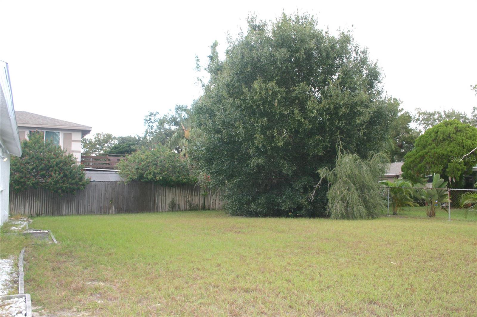 Image 25 of 25 For 2567 Knoll Street W