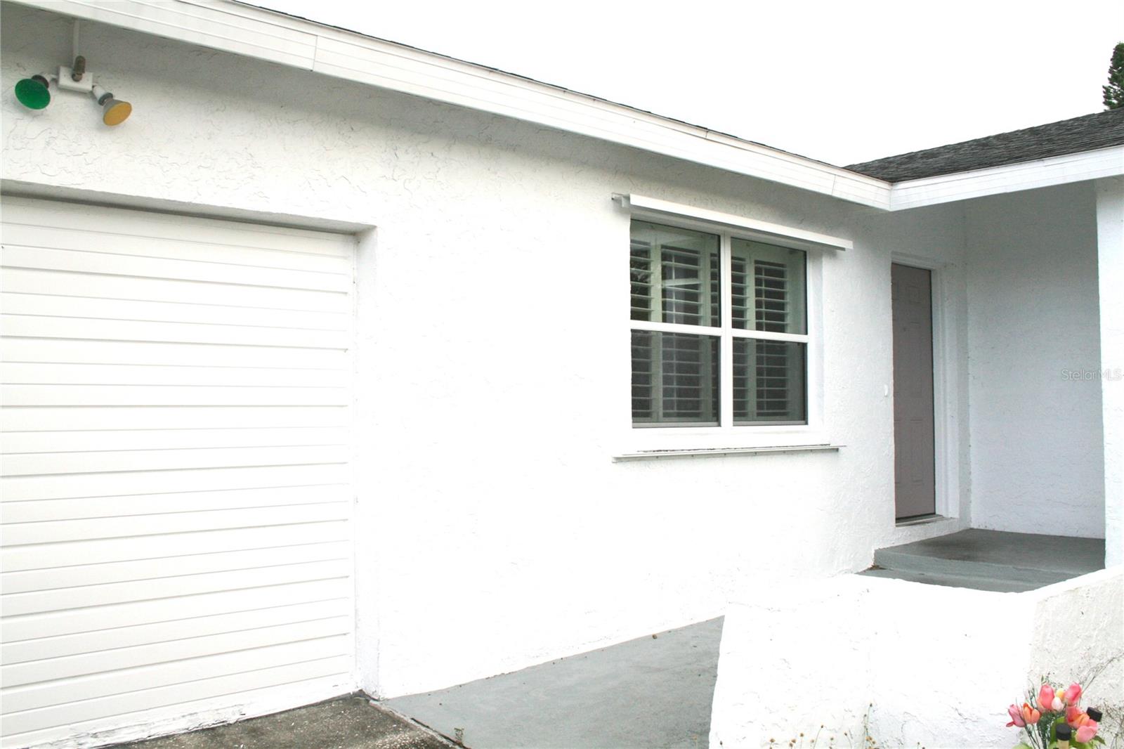 Image 4 of 25 For 2567 Knoll Street W