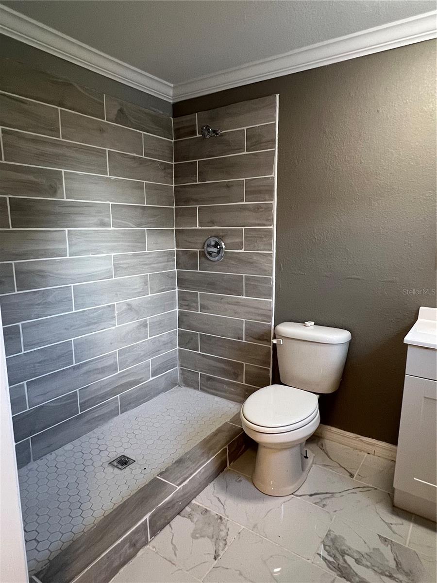 Image 15 of 46 For 816 Drane Street Nw