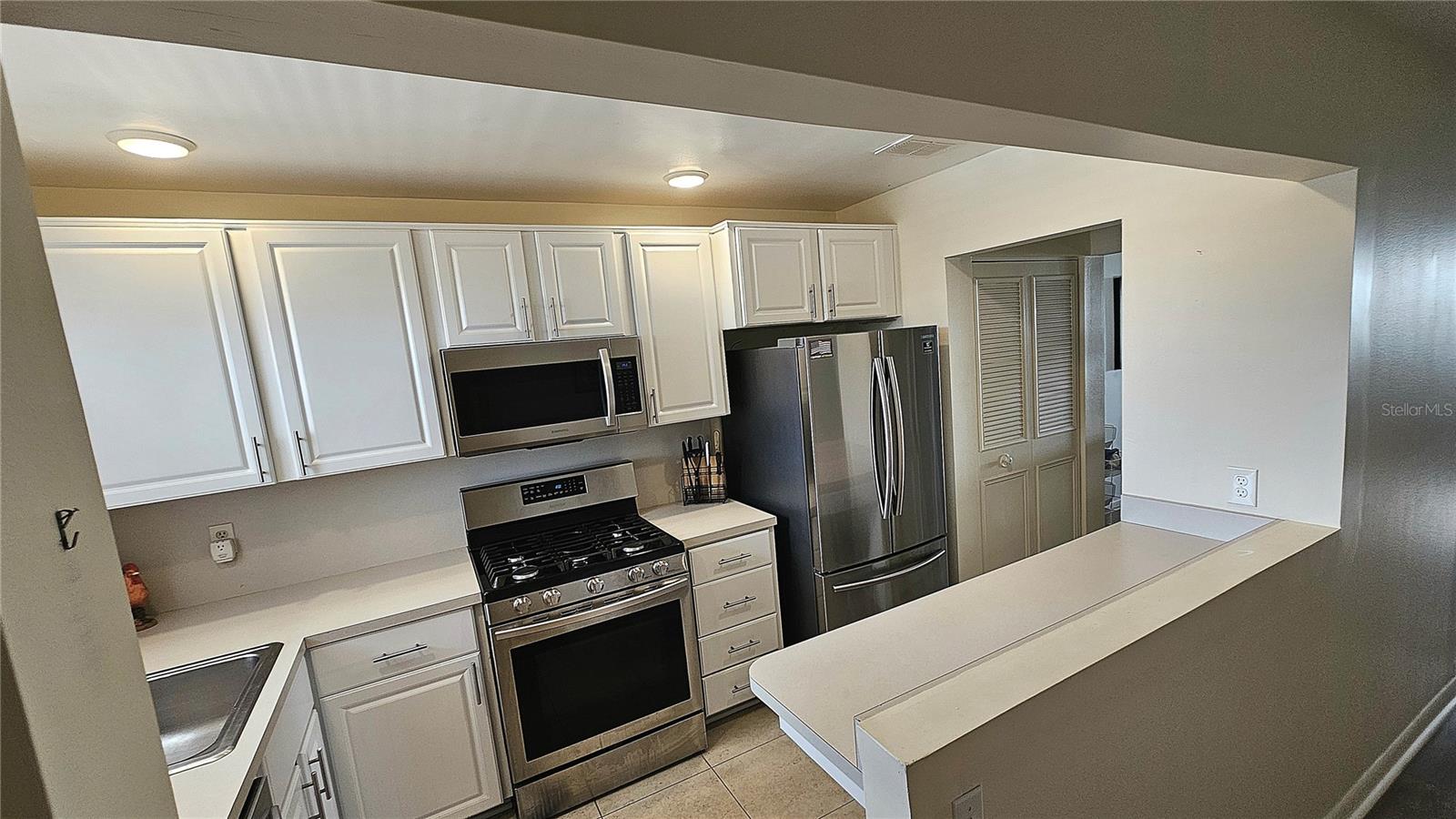 Image 6 of 43 For 2960 59th Street S 202