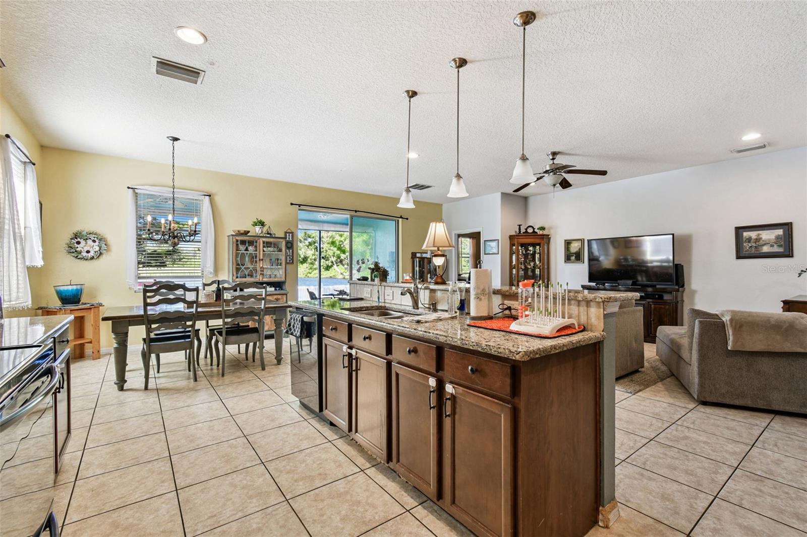 Image 11 of 47 For 1110 Lauren Manor Loop