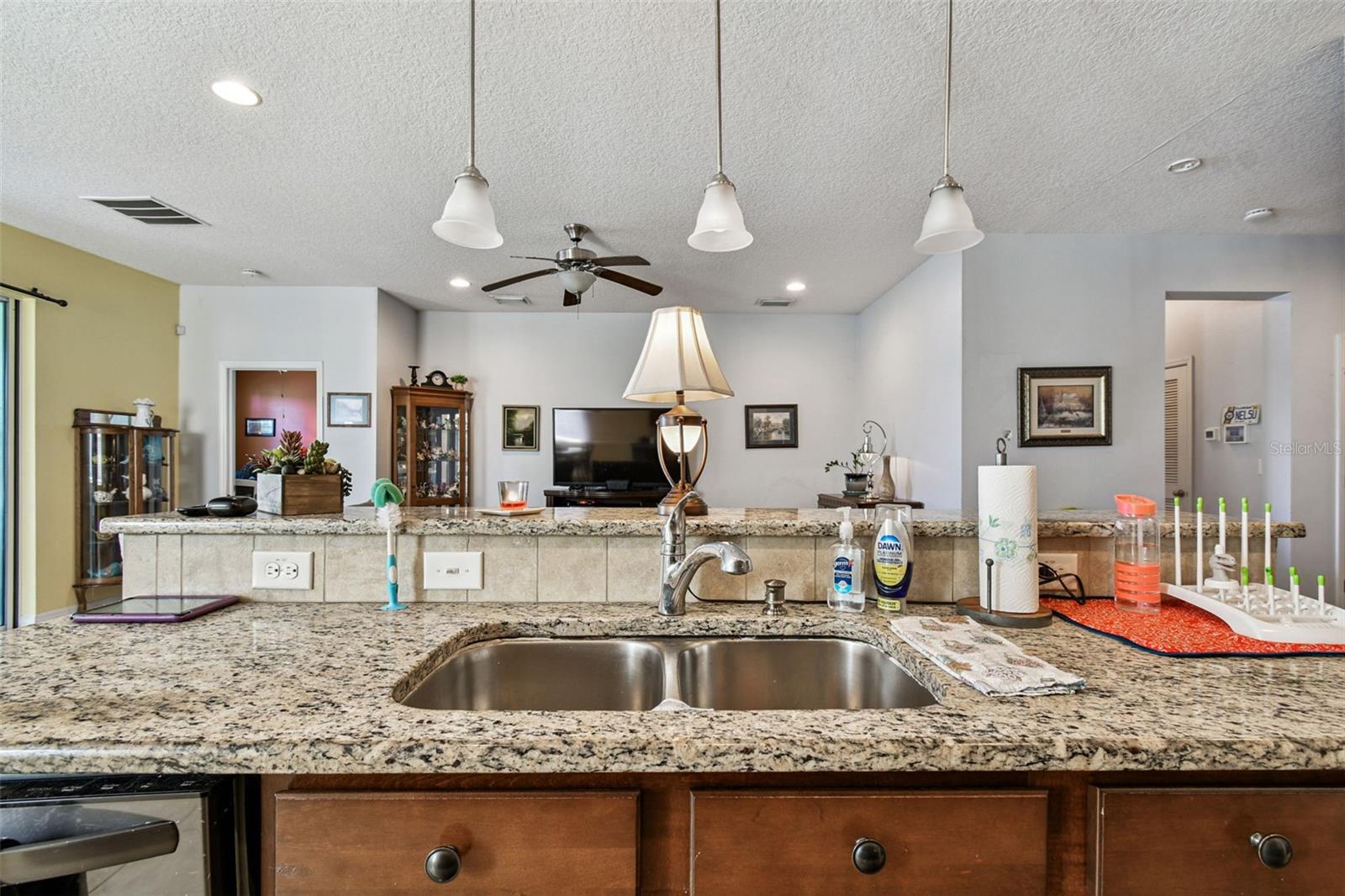 Image 14 of 47 For 1110 Lauren Manor Loop