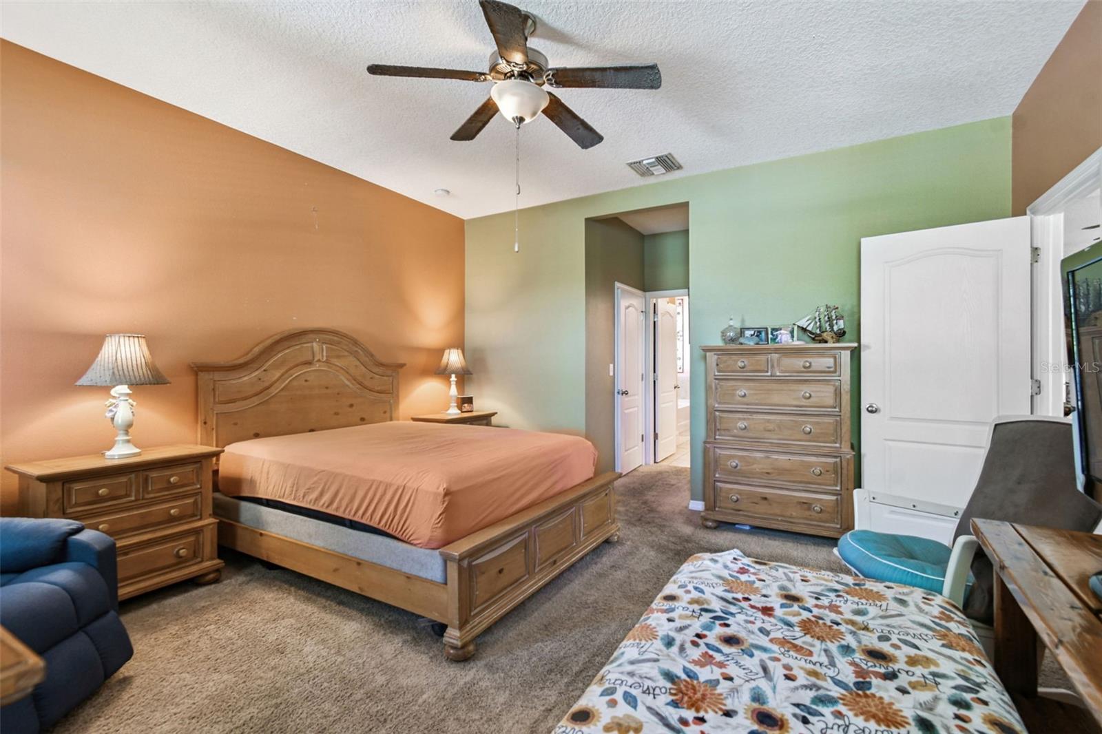 Image 17 of 47 For 1110 Lauren Manor Loop