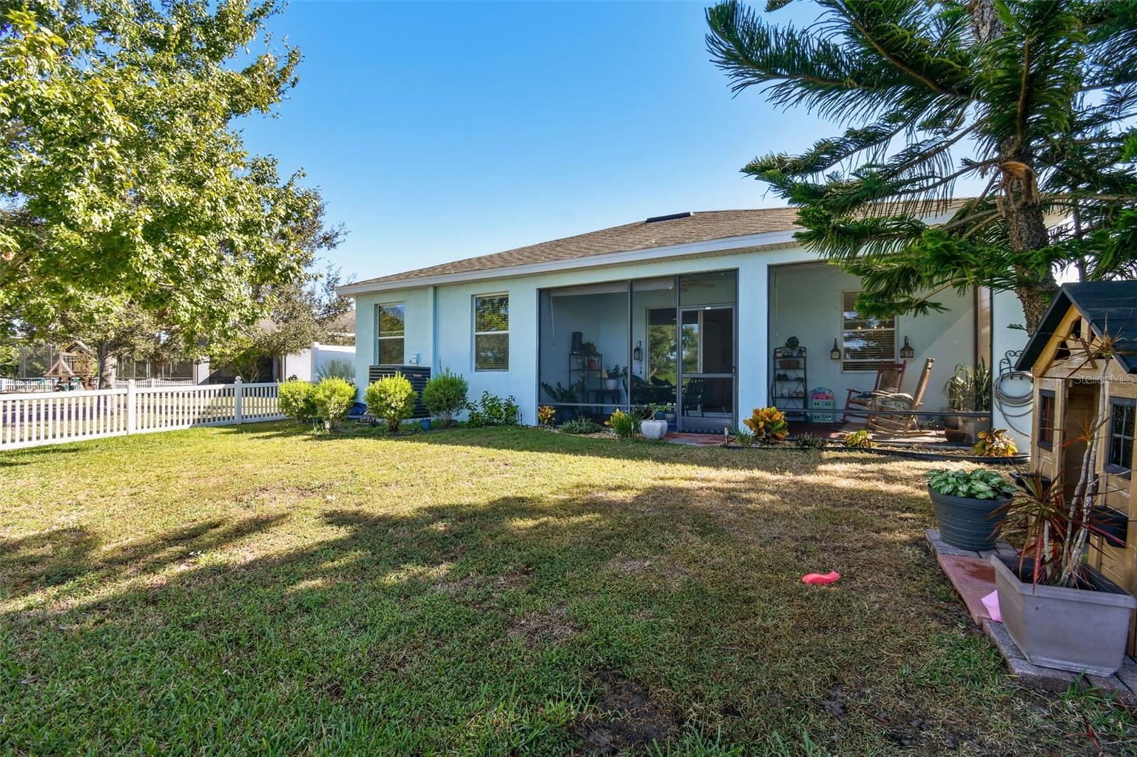 Image 34 of 47 For 1110 Lauren Manor Loop