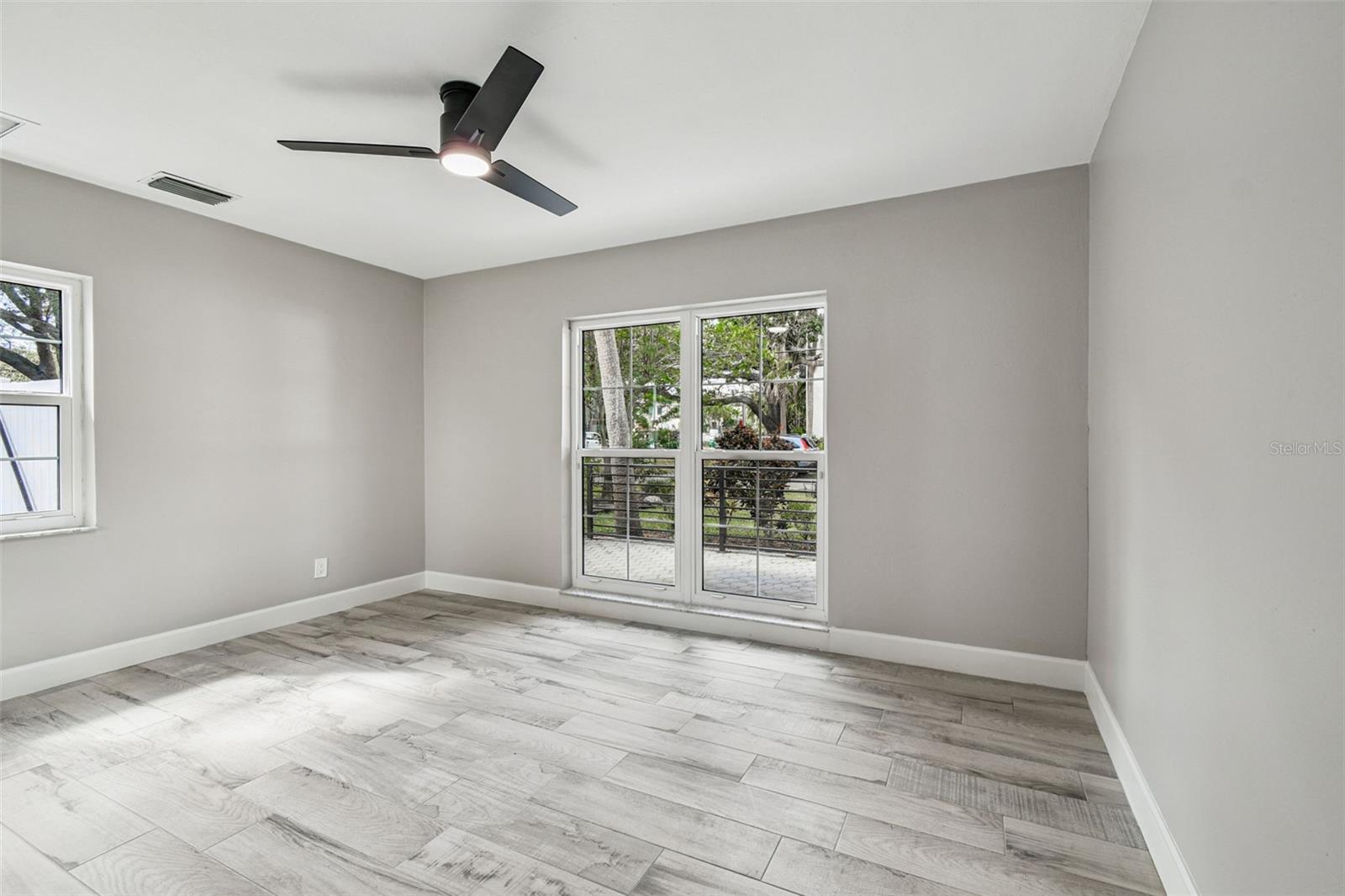 Image 35 of 51 For 2 Treasure Drive