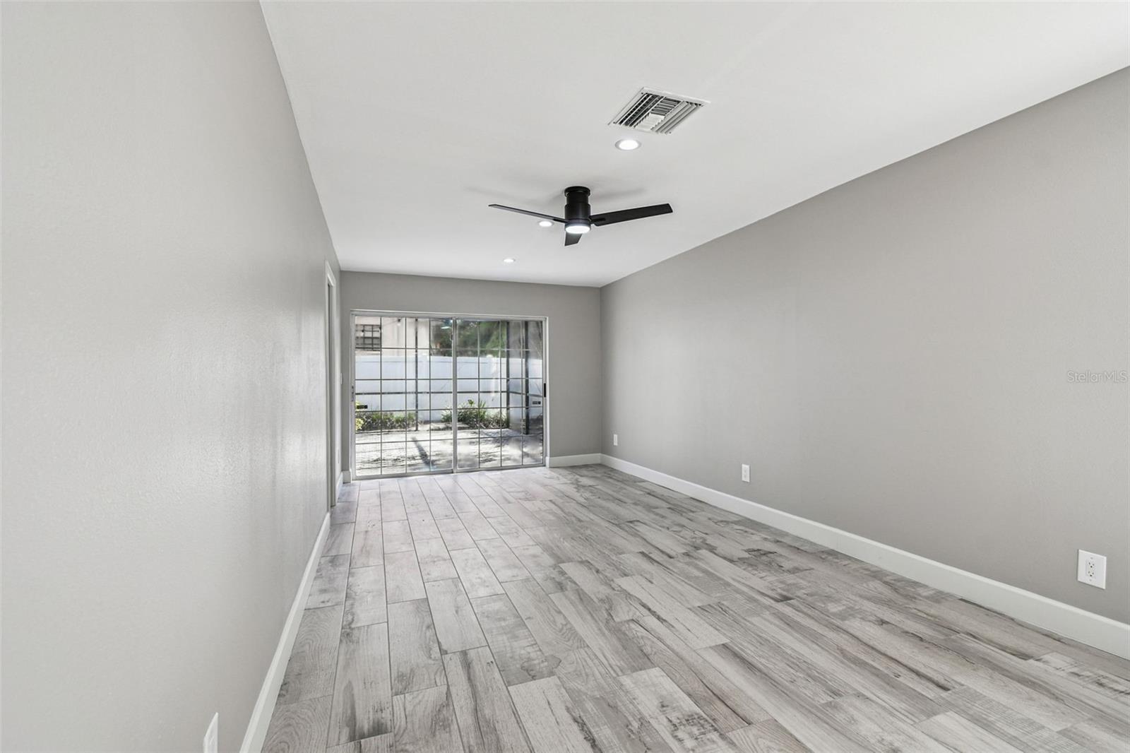 Image 36 of 51 For 2 Treasure Drive