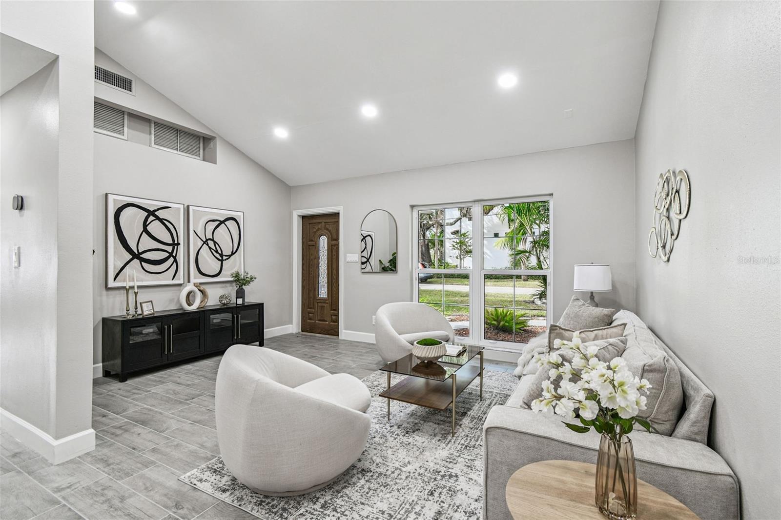 Image 7 of 51 For 2 Treasure Drive