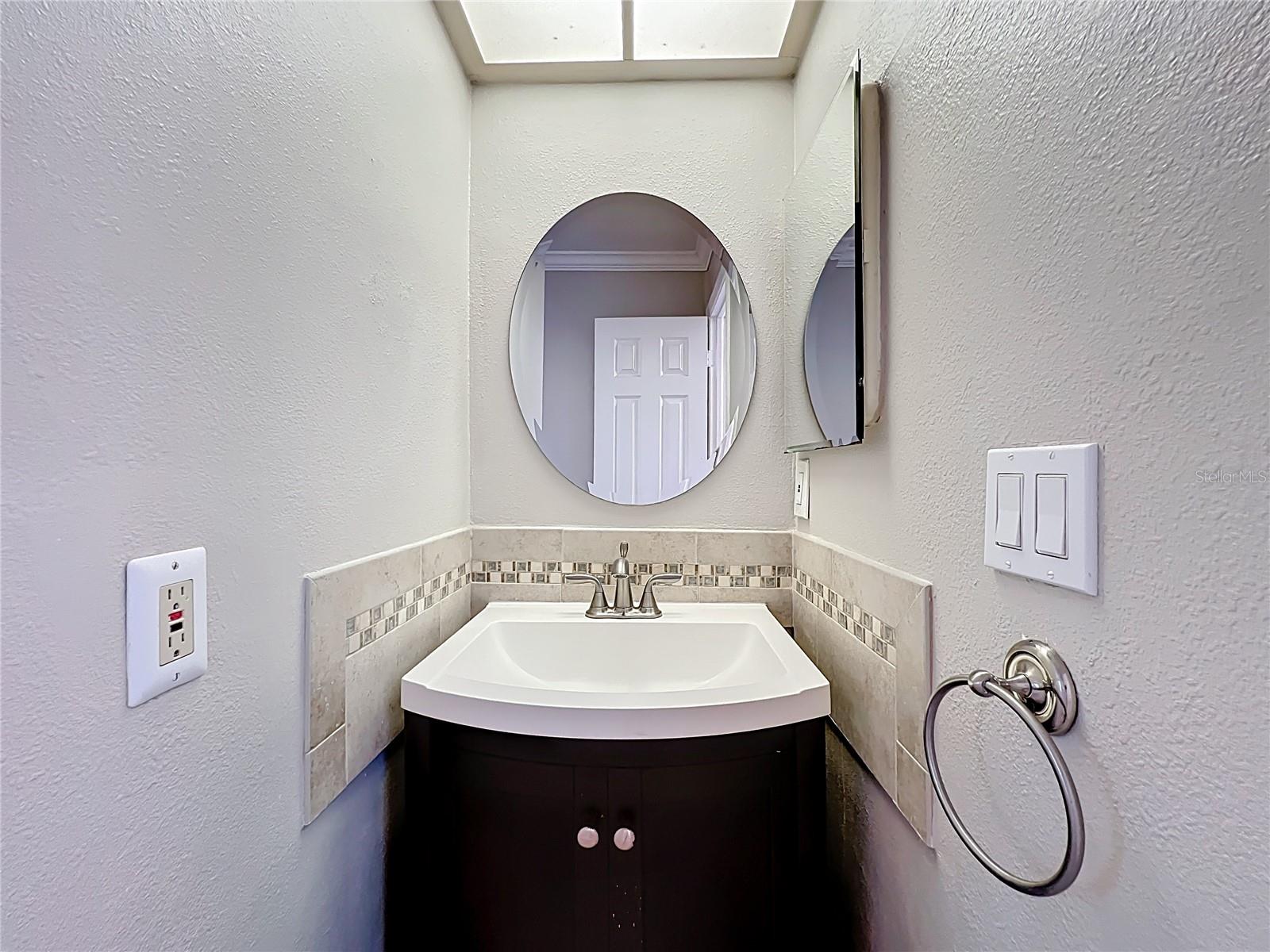 Image 22 of 47 For 300 Bay Hills Boulevard