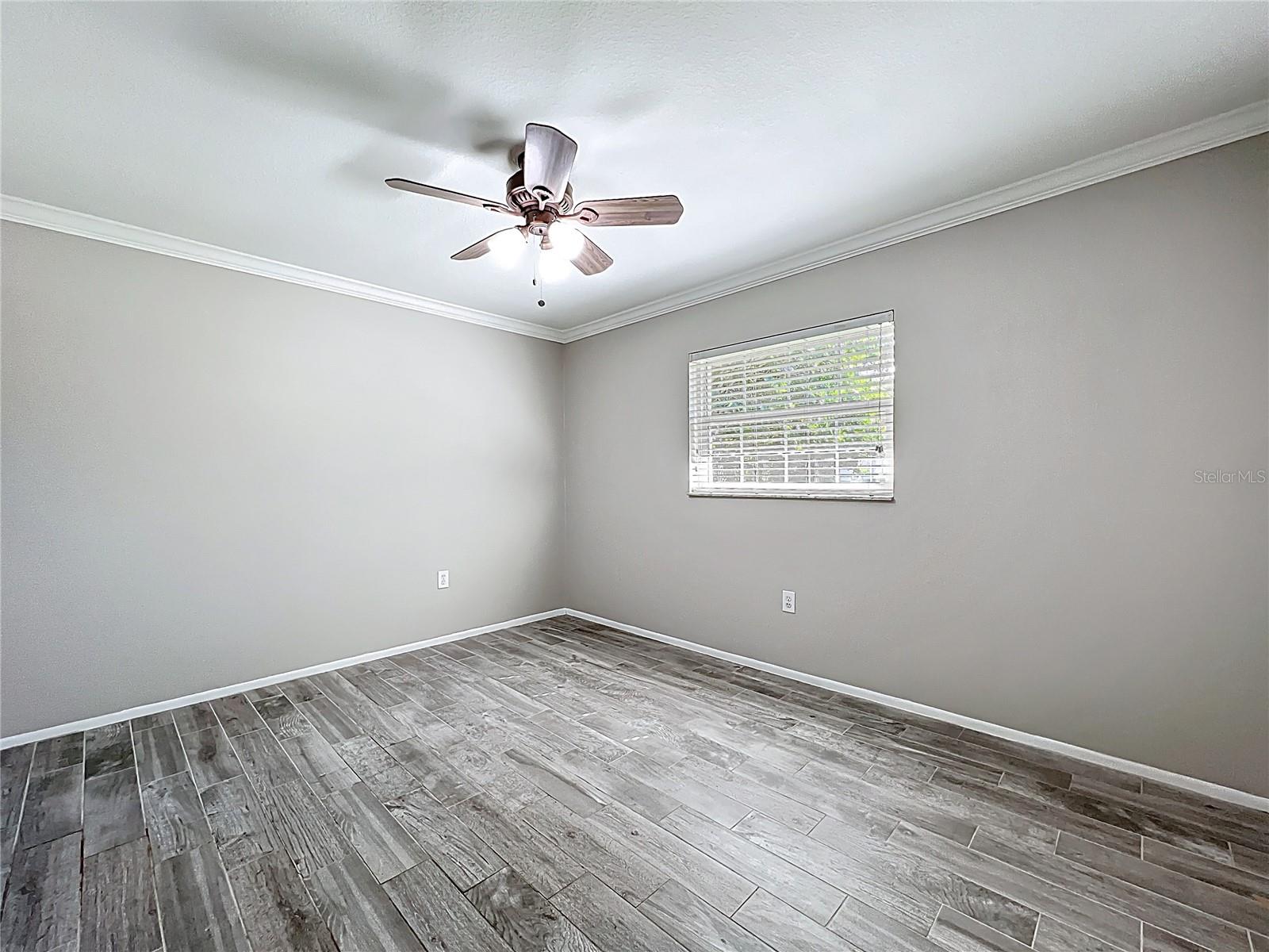 Image 23 of 47 For 300 Bay Hills Boulevard