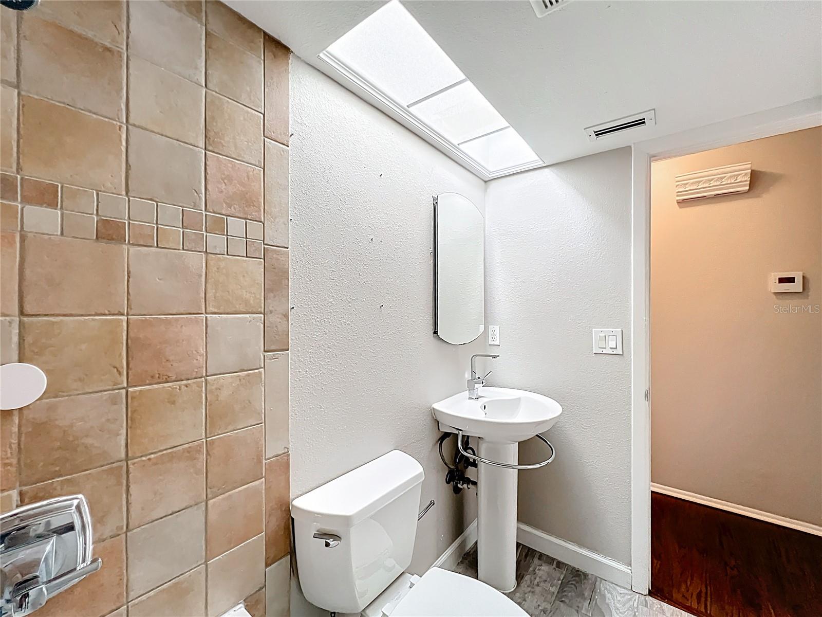 Image 28 of 47 For 300 Bay Hills Boulevard