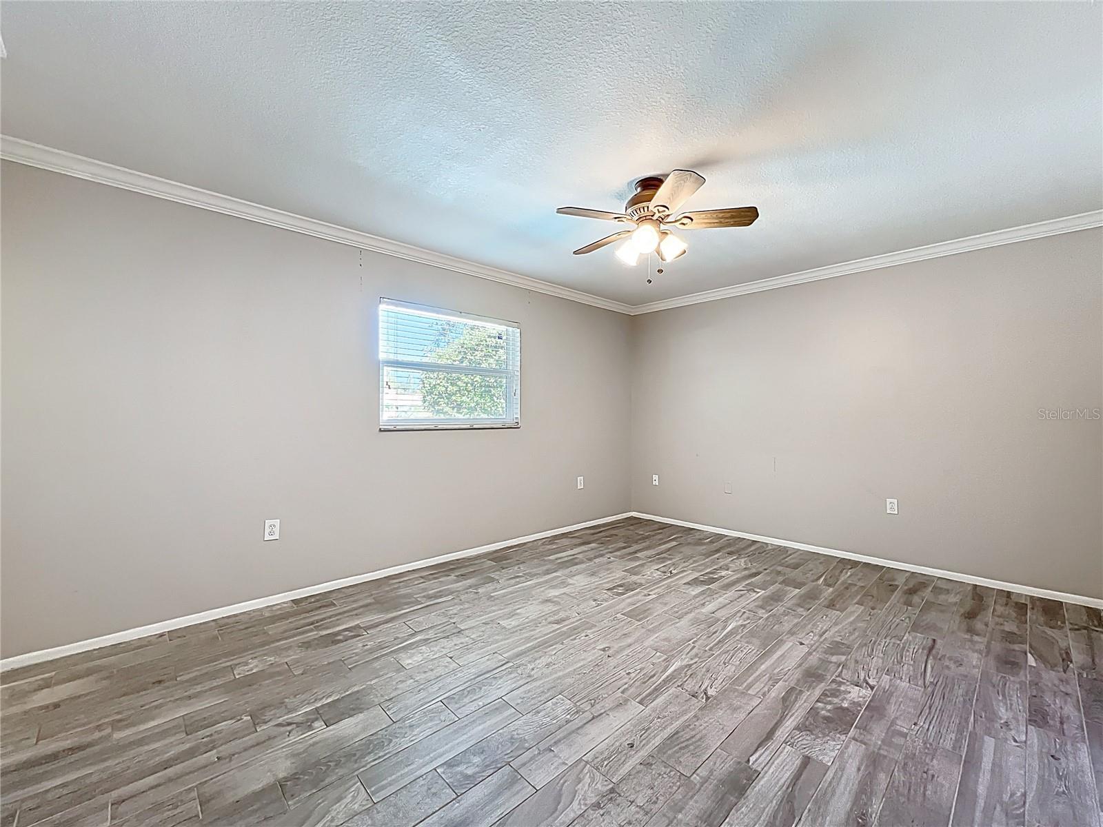 Image 29 of 47 For 300 Bay Hills Boulevard