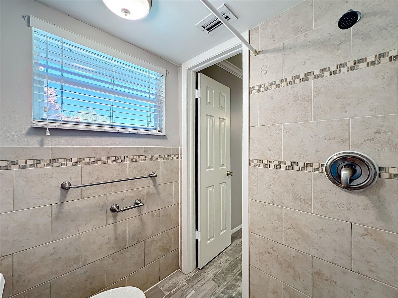 Image 33 of 47 For 300 Bay Hills Boulevard