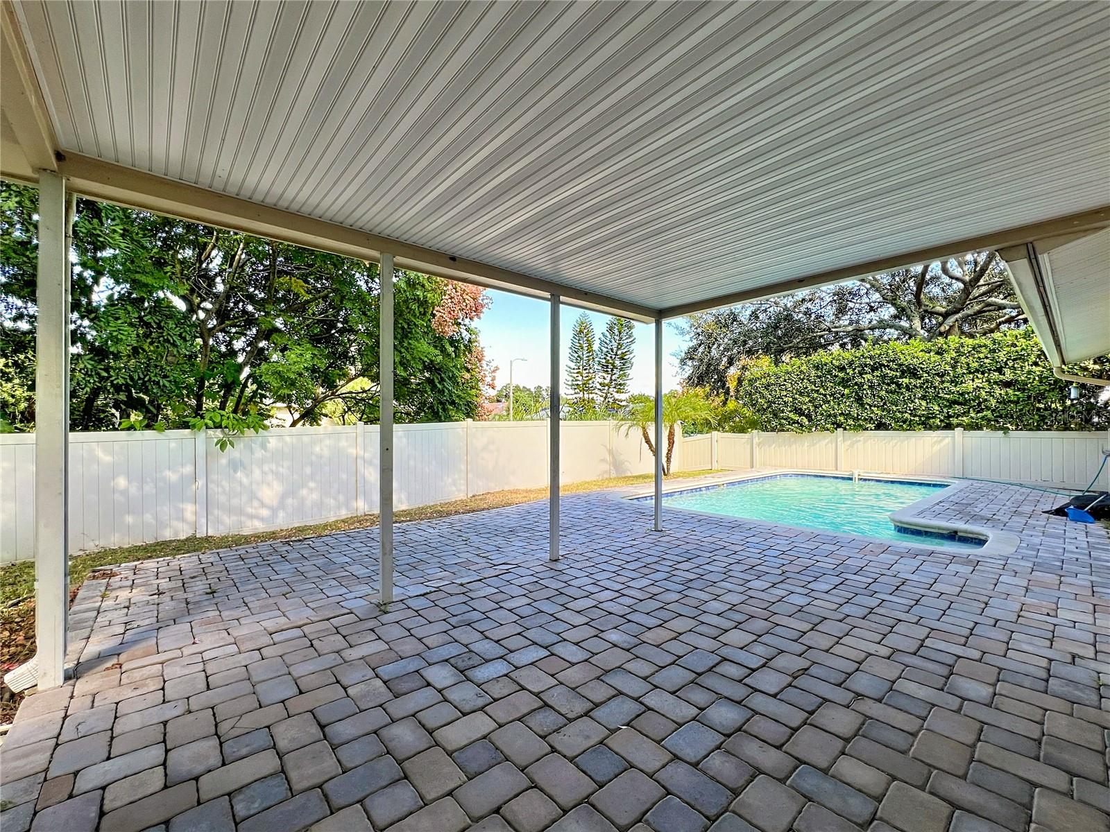 Image 38 of 47 For 300 Bay Hills Boulevard