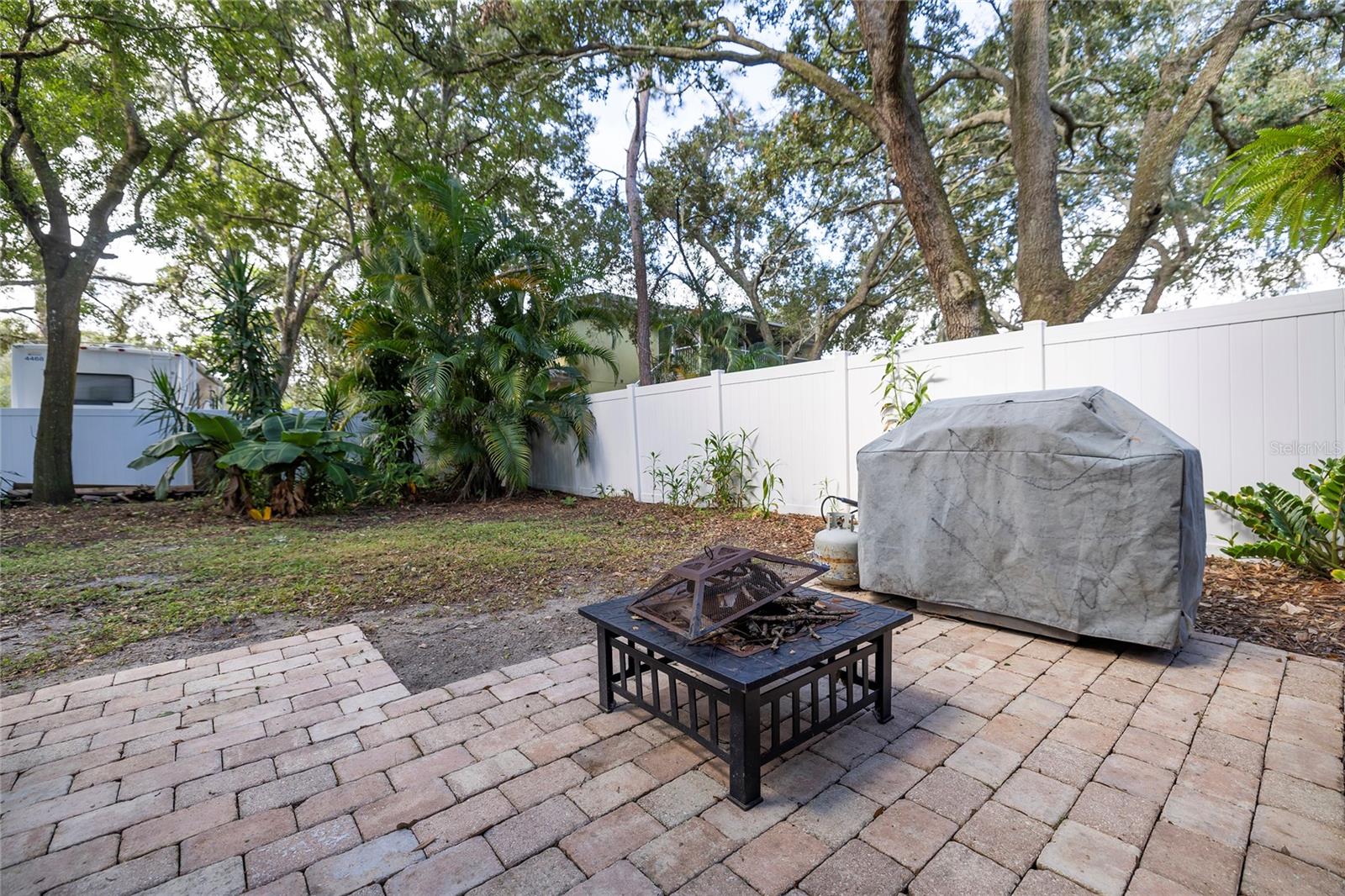 Image 27 of 54 For 3086 Huron Avenue