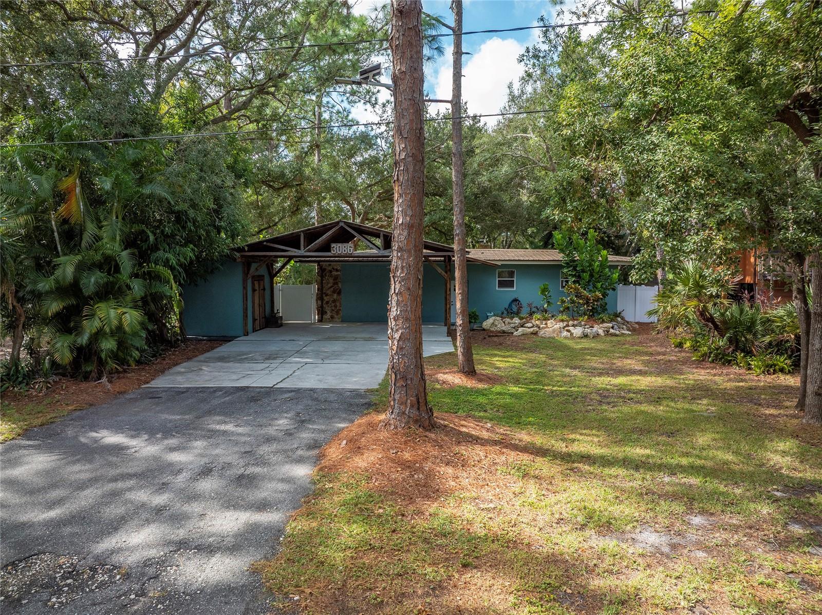 Image 4 of 54 For 3086 Huron Avenue