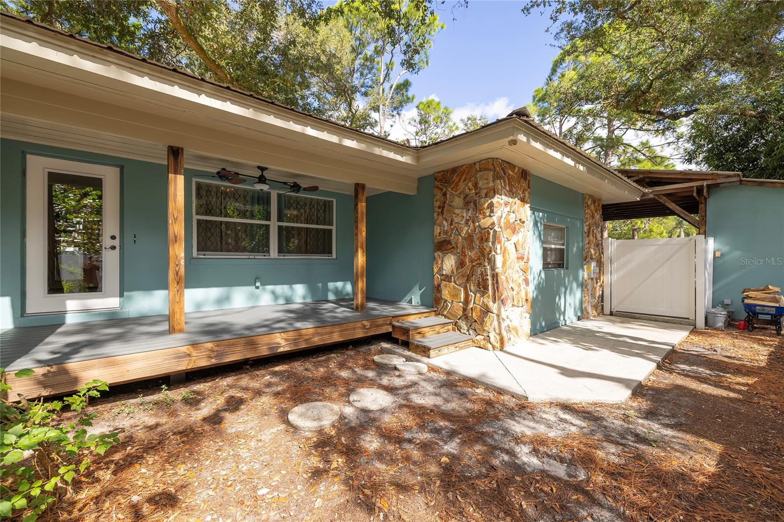 Image 43 of 54 For 3086 Huron Avenue