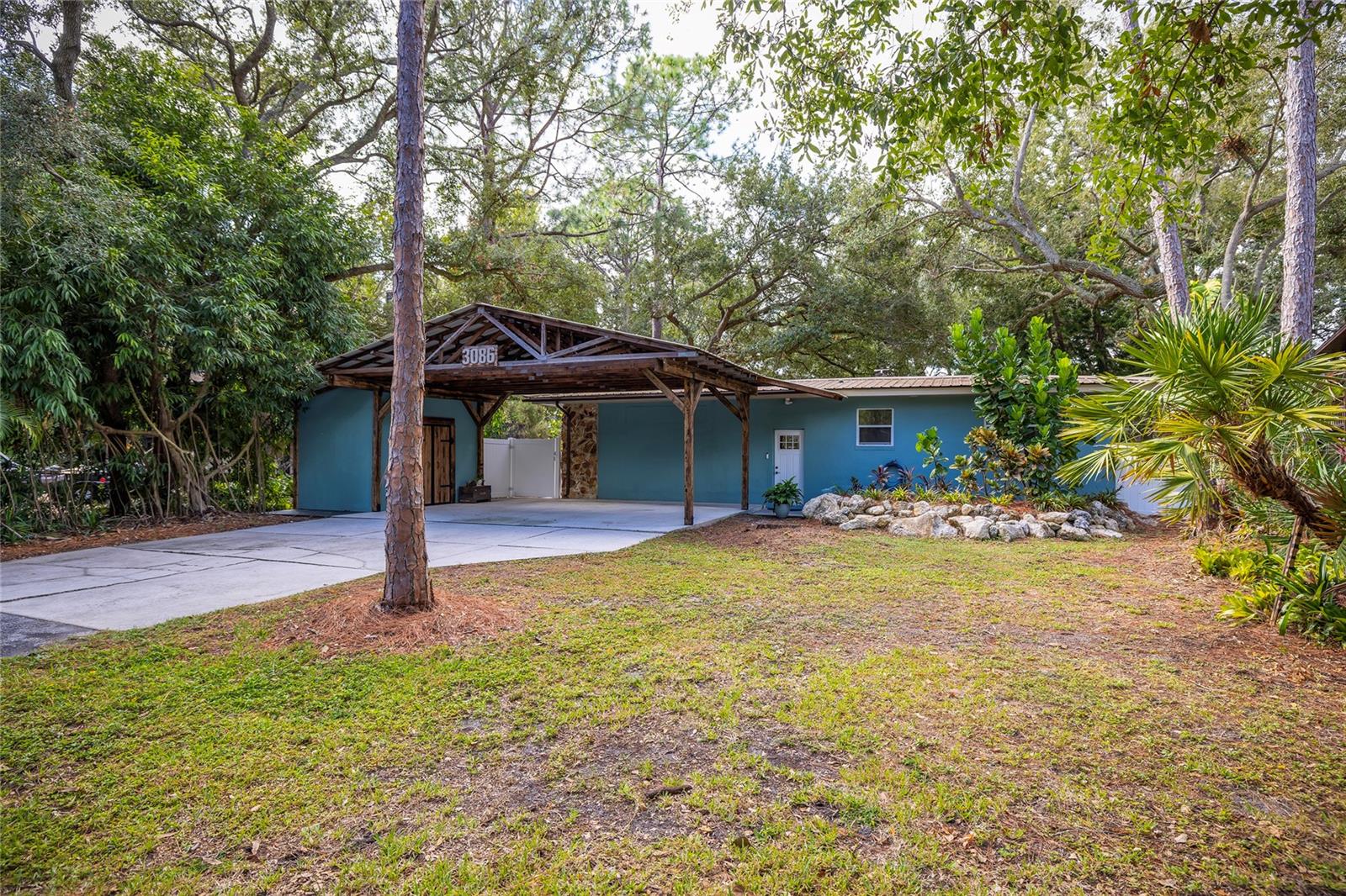 Image 50 of 54 For 3086 Huron Avenue