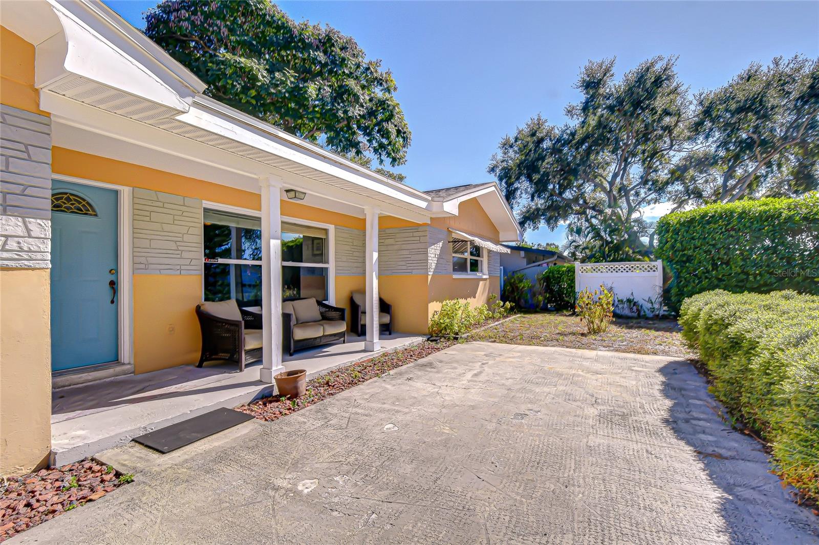 Image 4 of 36 For 1725 Lombardy Drive