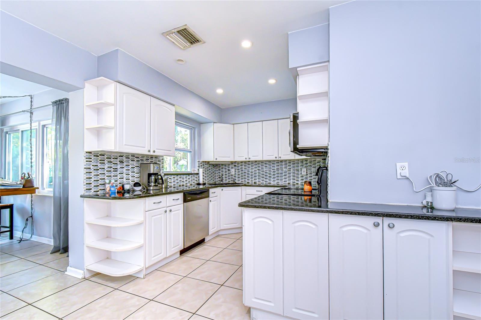 Image 9 of 36 For 1725 Lombardy Drive