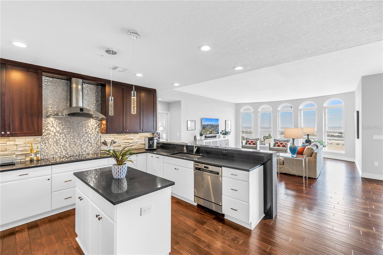 Image 12 of 85 For 288 Beach Drive Ne 6b