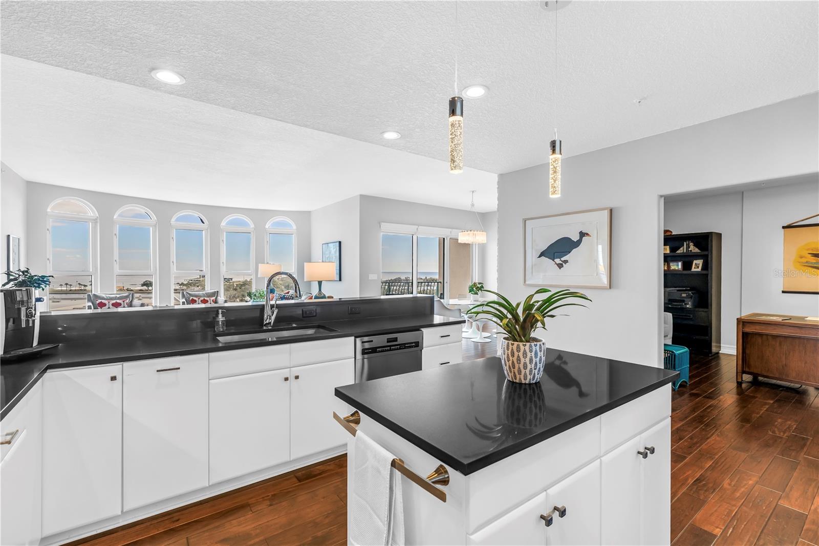 Image 13 of 85 For 288 Beach Drive Ne 6b