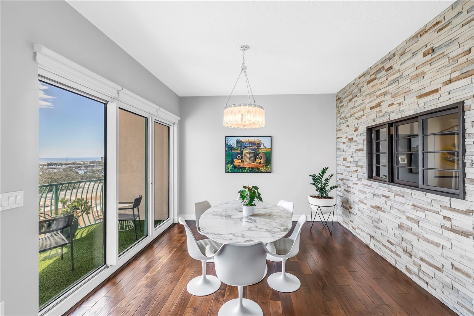 Image 20 of 85 For 288 Beach Drive Ne 6b