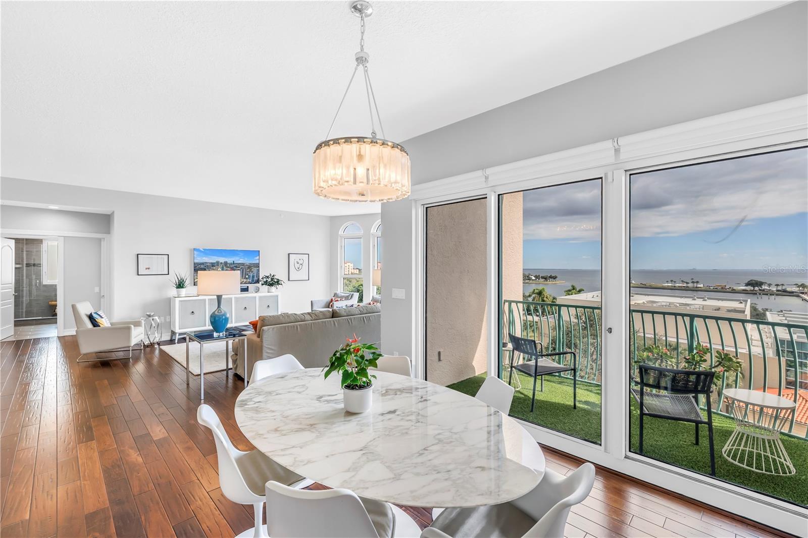 Image 21 of 85 For 288 Beach Drive Ne 6b