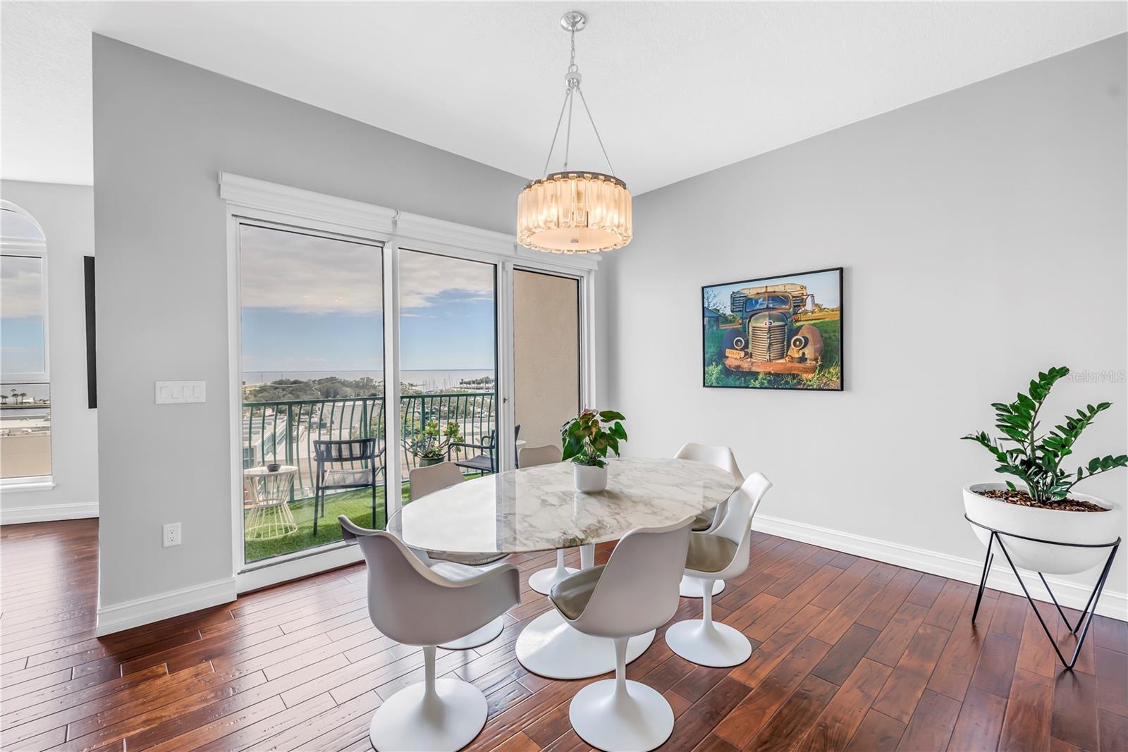 Image 22 of 85 For 288 Beach Drive Ne 6b