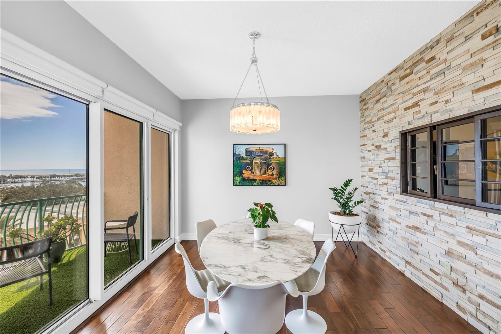 Image 24 of 85 For 288 Beach Drive Ne 6b