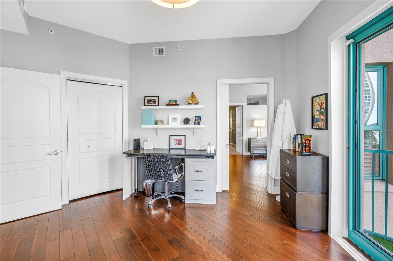 Image 39 of 85 For 288 Beach Drive Ne 6b