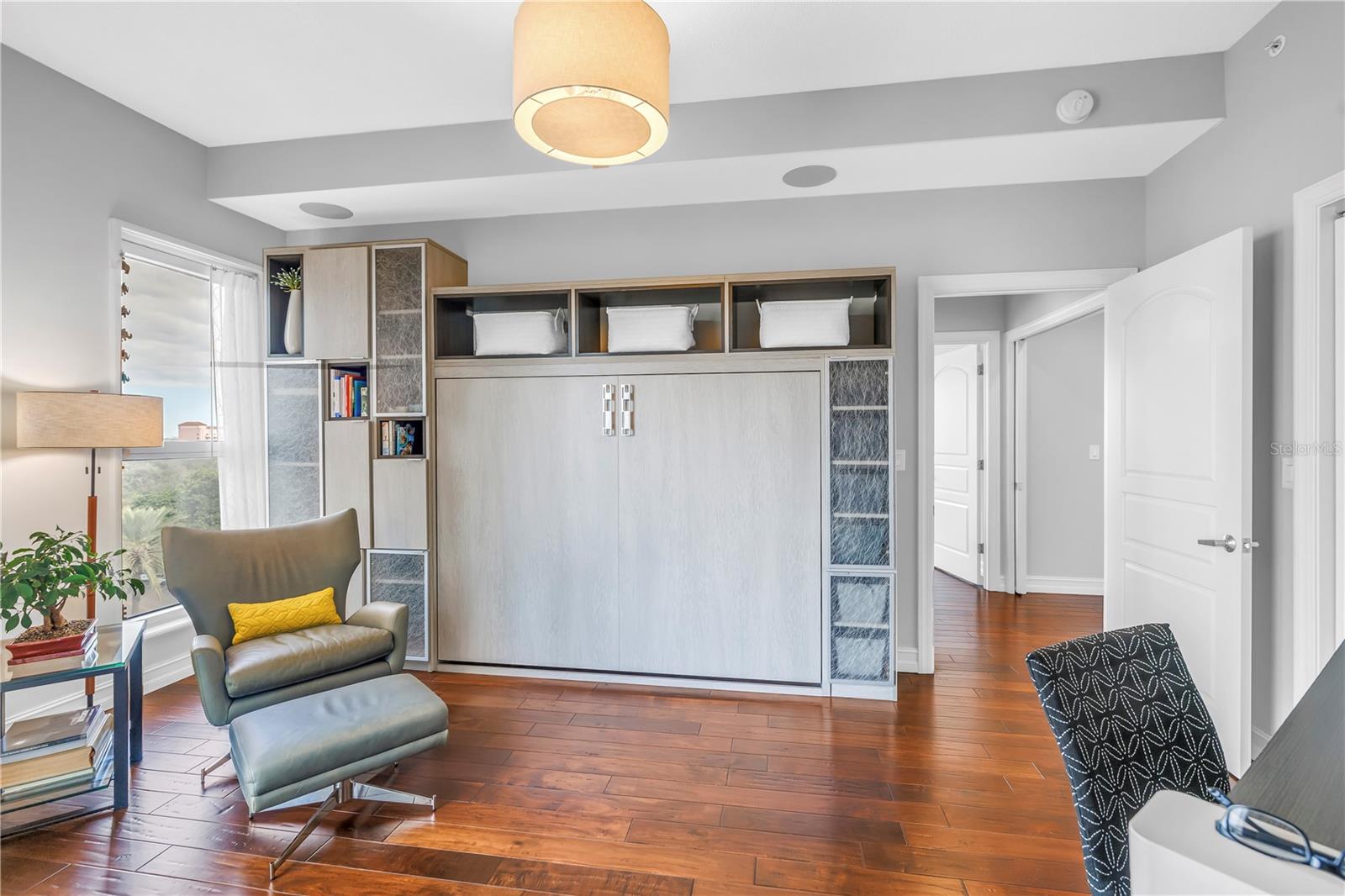 Image 40 of 85 For 288 Beach Drive Ne 6b