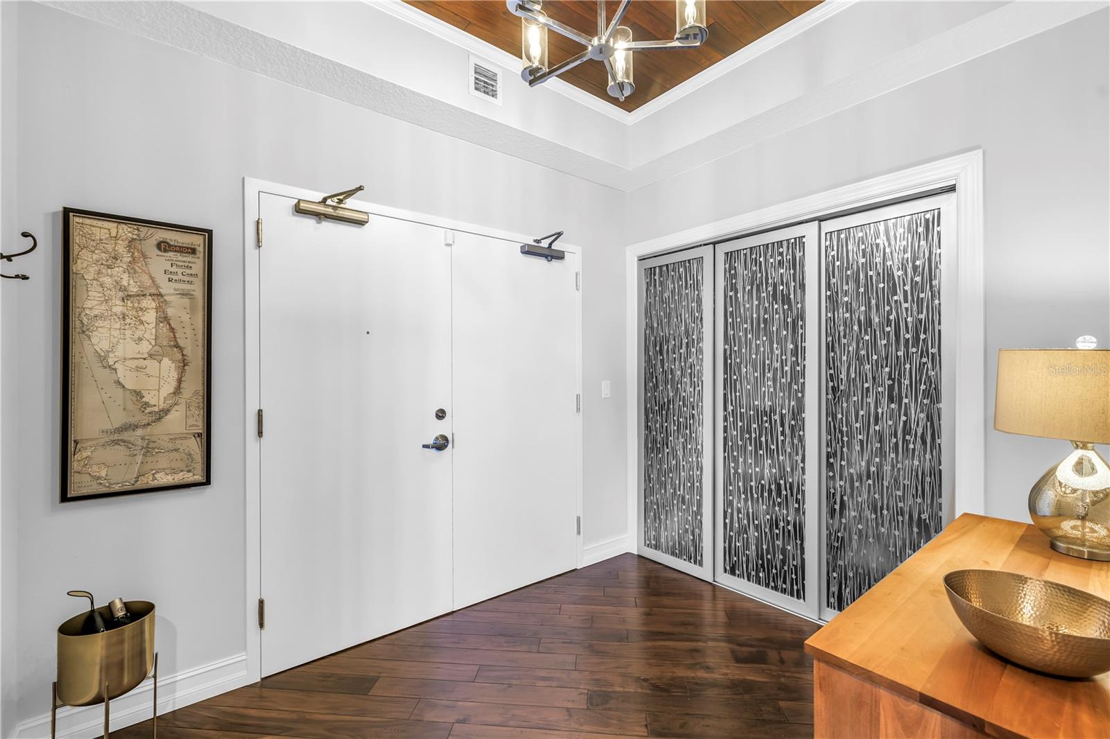 Image 5 of 85 For 288 Beach Drive Ne 6b