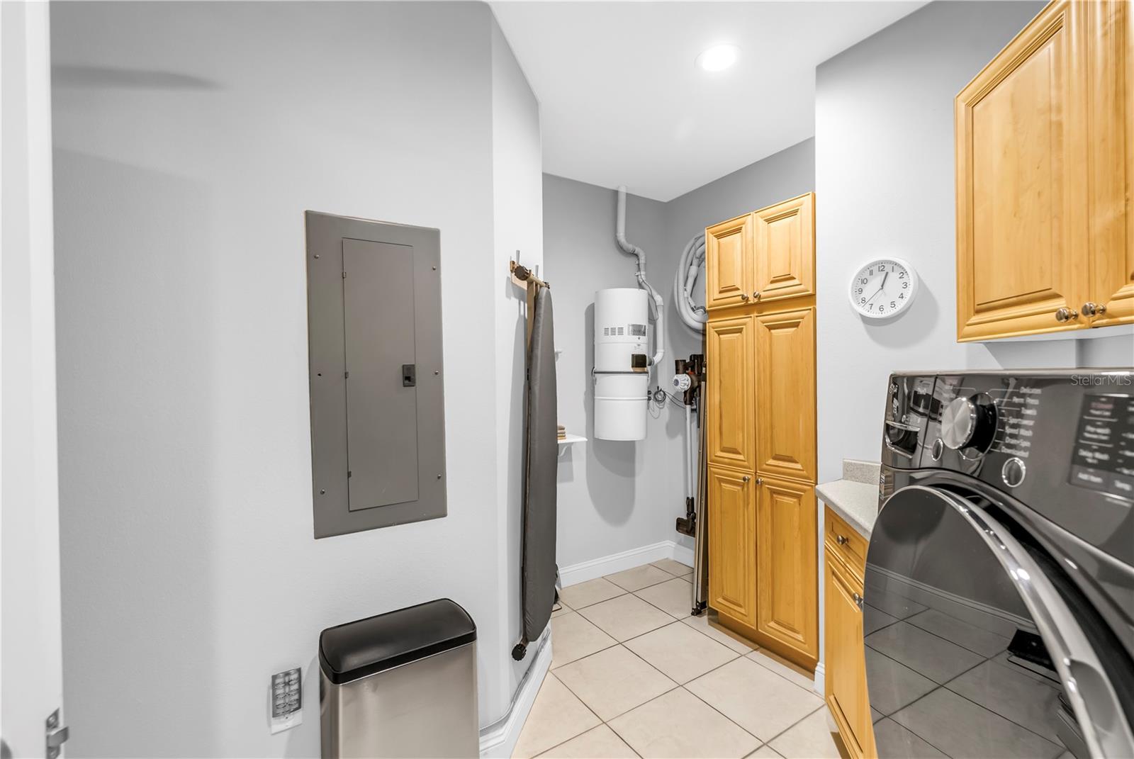 Image 52 of 85 For 288 Beach Drive Ne 6b