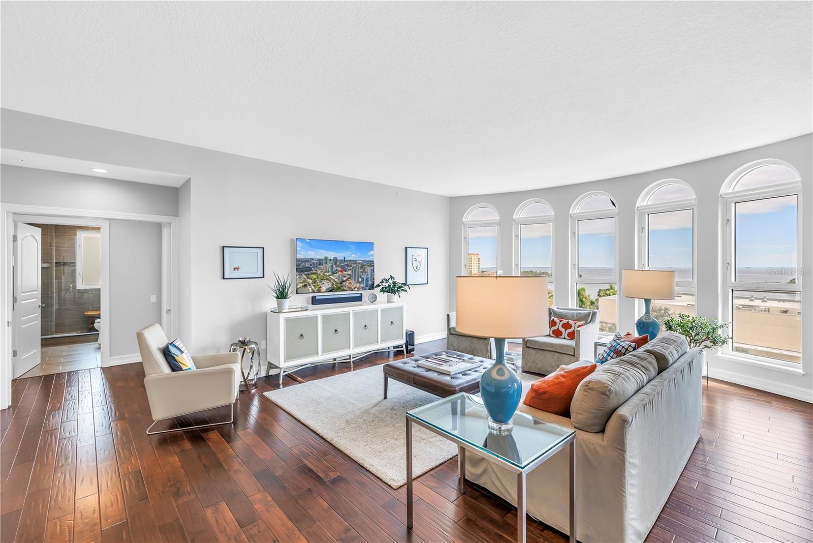 Image 7 of 85 For 288 Beach Drive Ne 6b