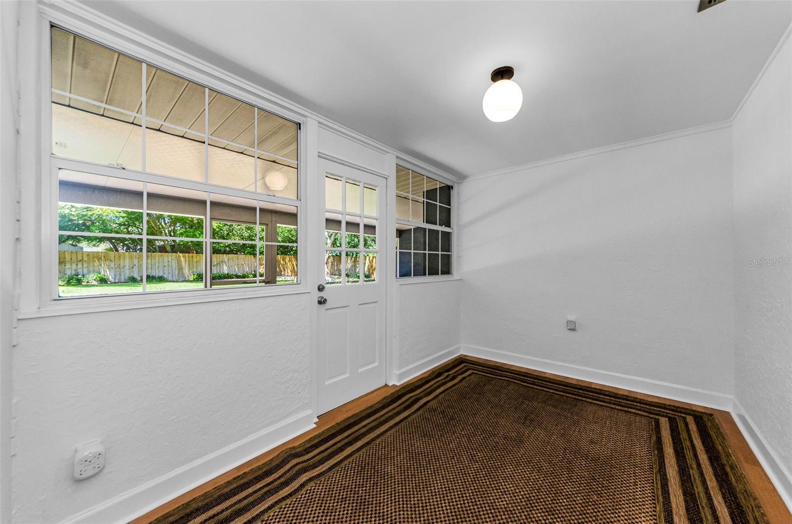 Image 18 of 39 For 10702 Oregon Avenue