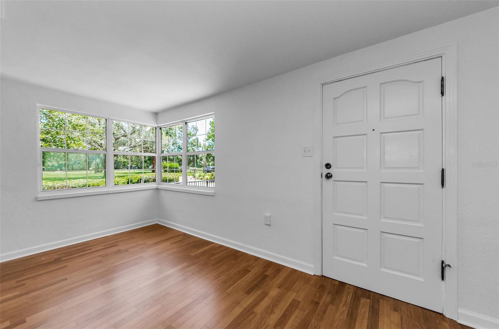 Image 7 of 39 For 10702 Oregon Avenue