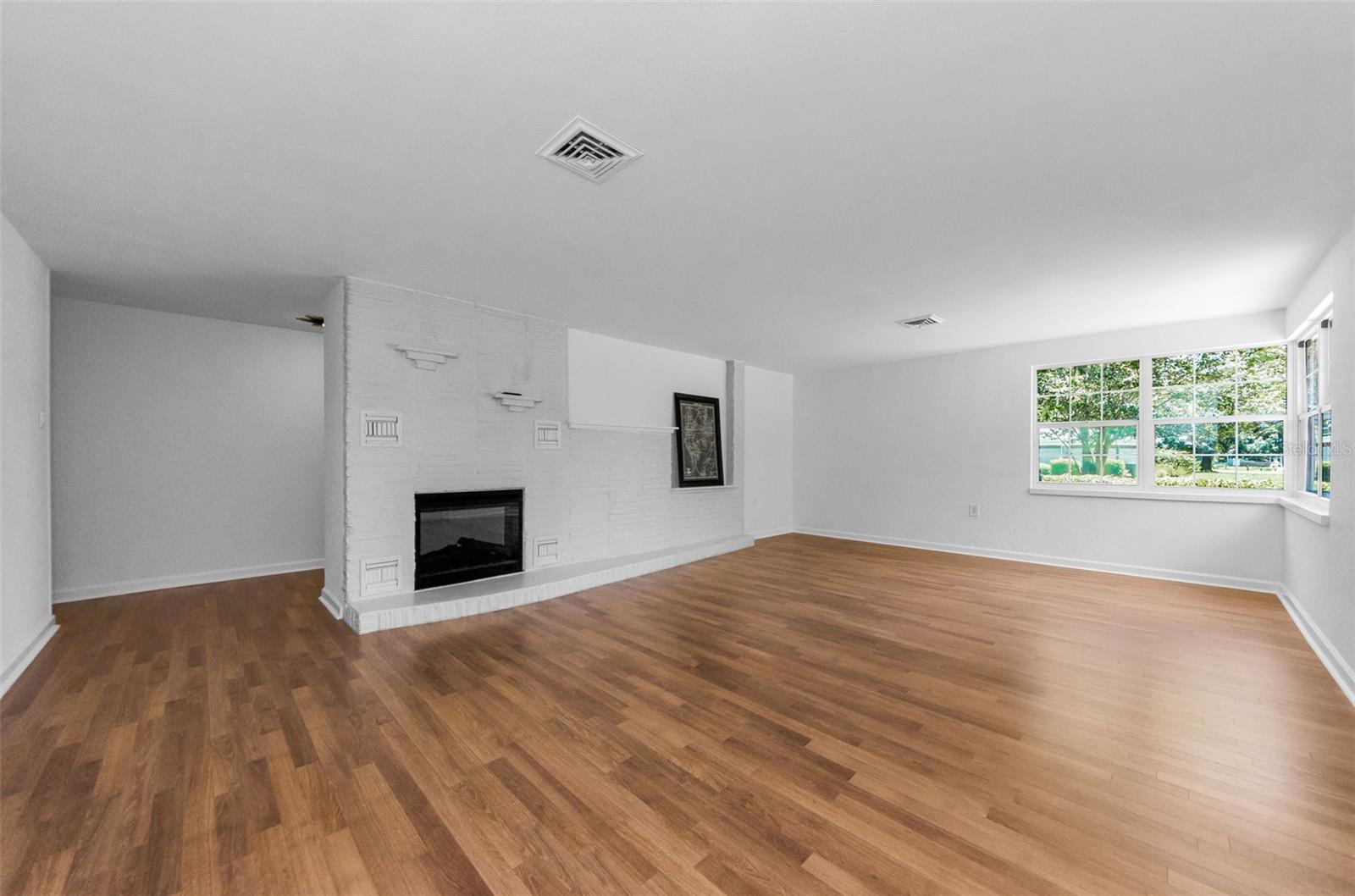 Image 8 of 39 For 10702 Oregon Avenue