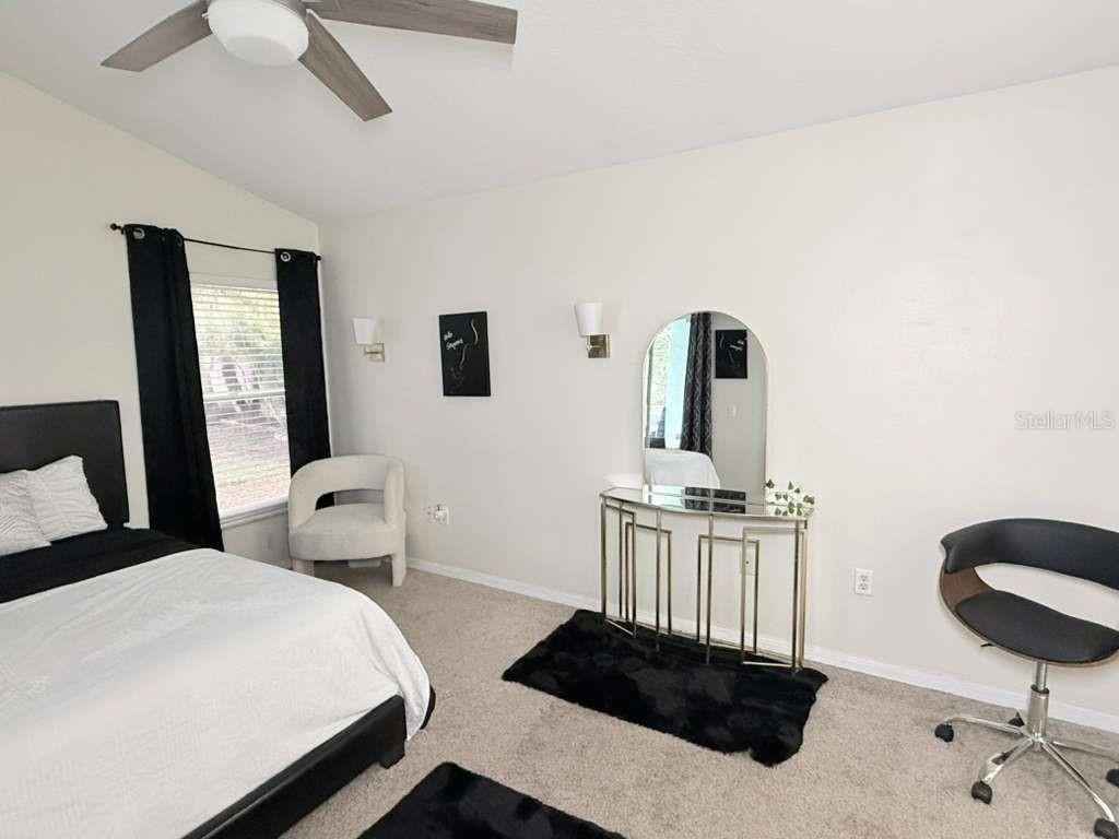 Image 34 of 45 For 3201 Saturn Court